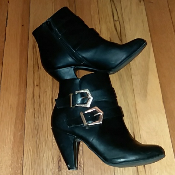 Chinese Laundry black zip up buckled booties 5 - Picture 2 of 5